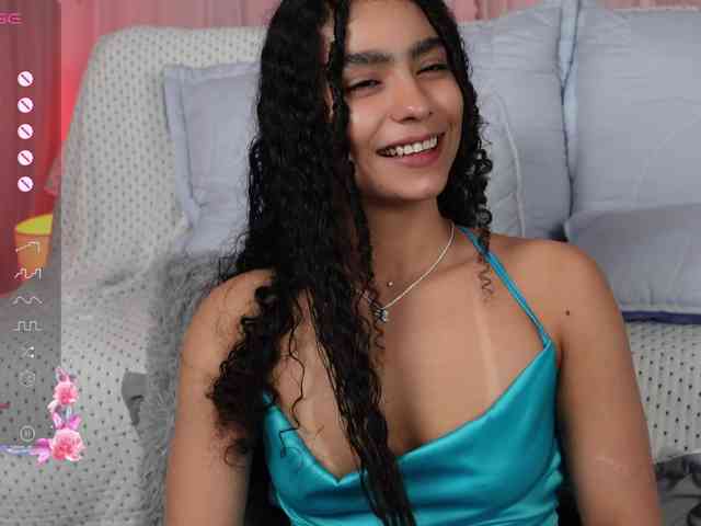 Victoria_Curly