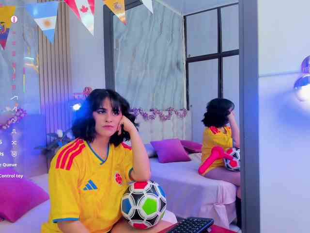 SalomeeHillss