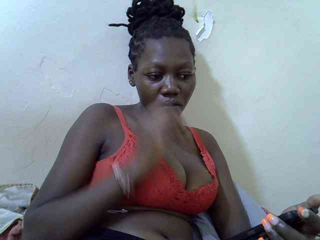 juicy-bella