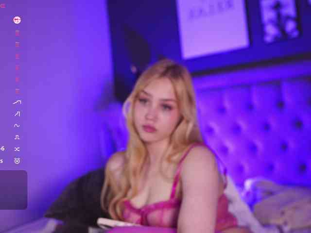 SexyBlondeDoll
