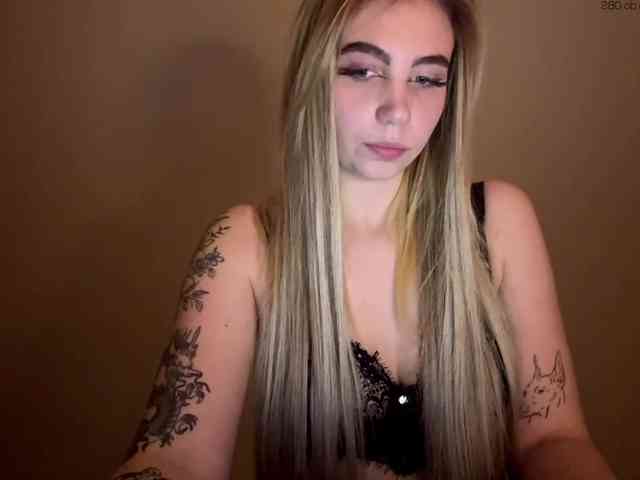 LilyHot
