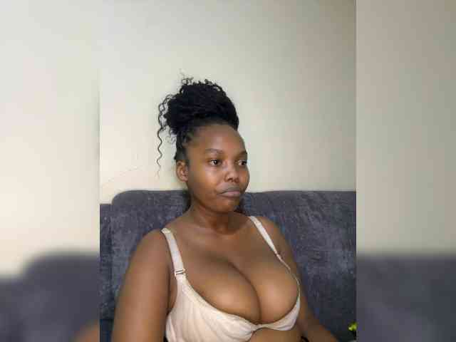 Busty-Princess1