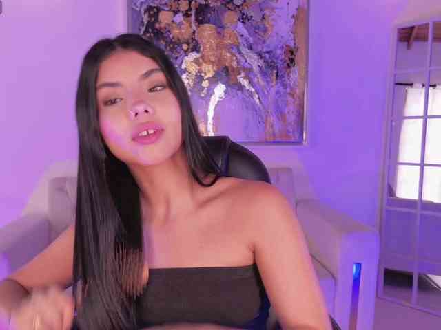 MiaLaurence