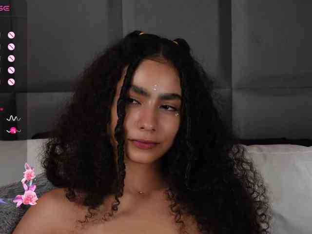 Victoria_Curly