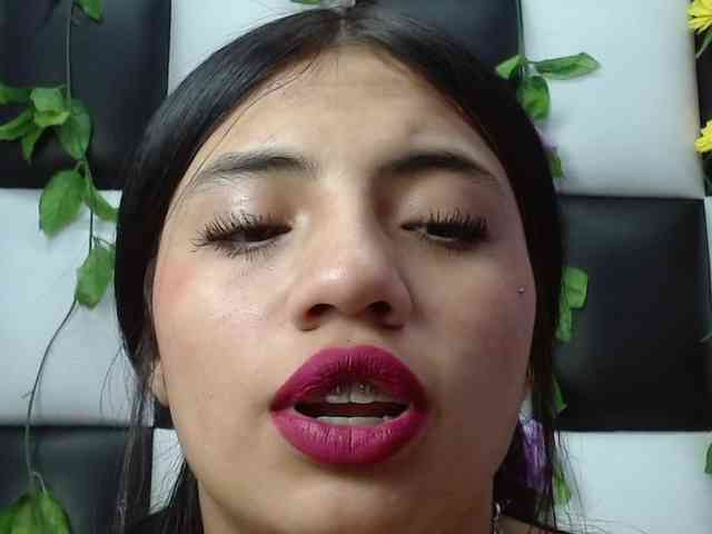 ariana-naugthy