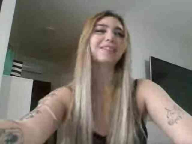 LilyHot