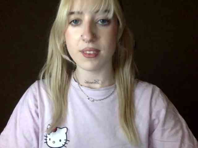EmmyHot
