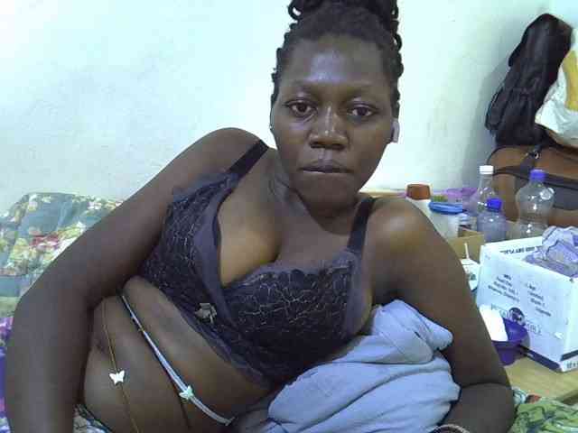 juicy-bella