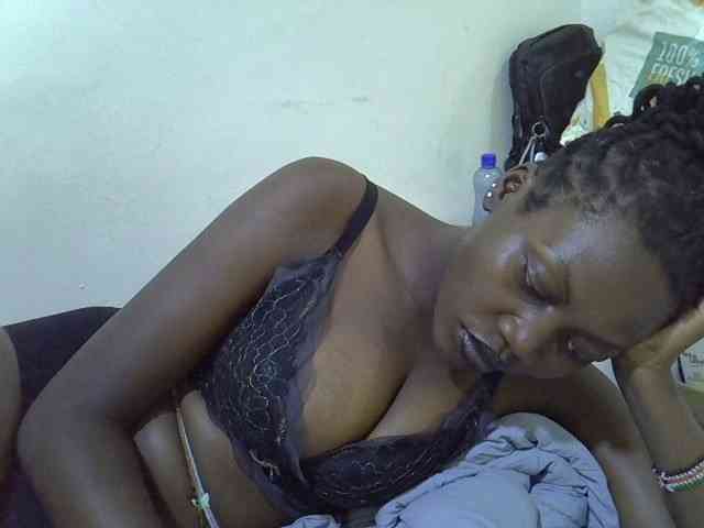 juicy-bella