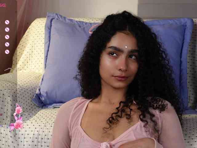 Victoria_Curly