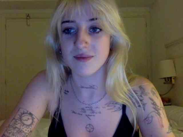EmmyHot