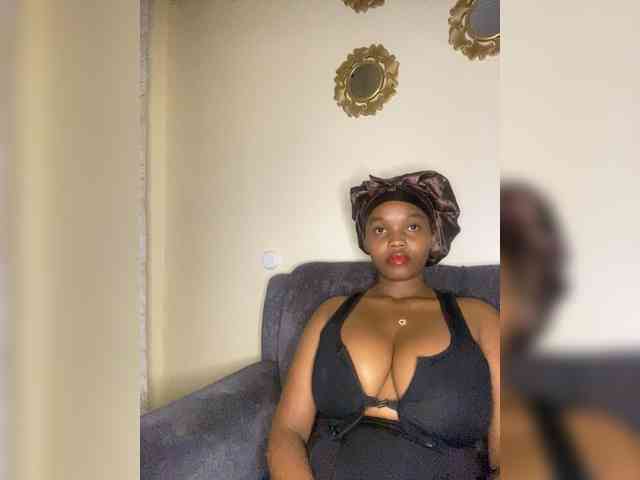Curvy-maxy9