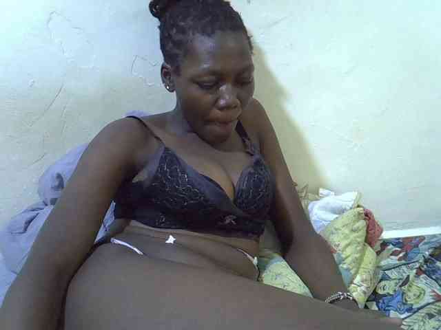 juicy-bella