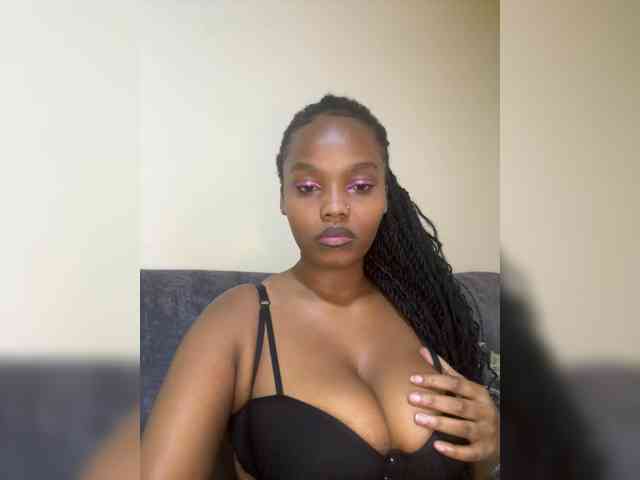 Busty-Princess1