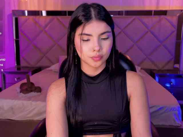 MiaLaurence