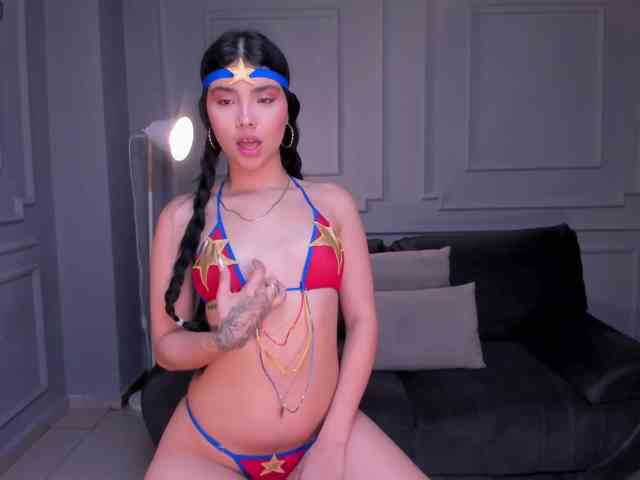 MiaLaurence