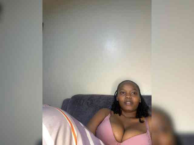 Busty-Princess1