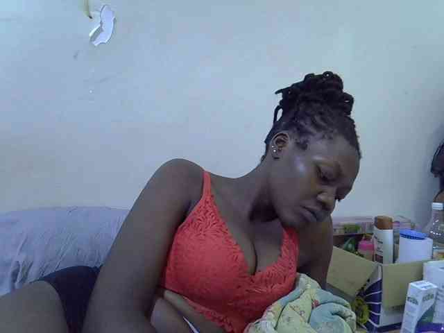 juicy-bella
