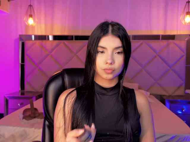 MiaLaurence