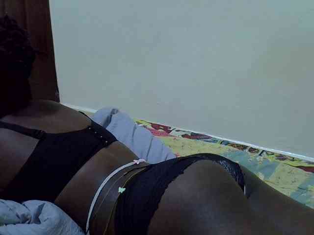 juicy-bella