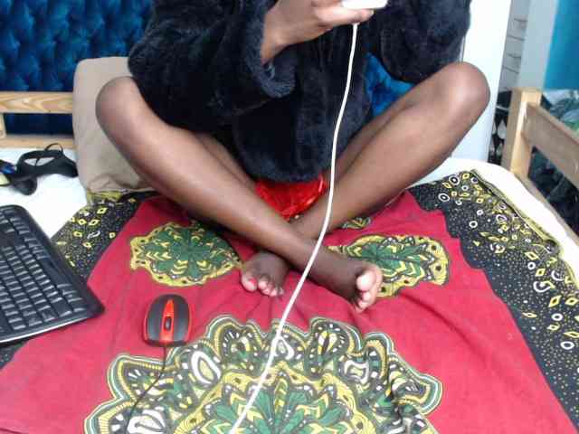 HugeTittiess