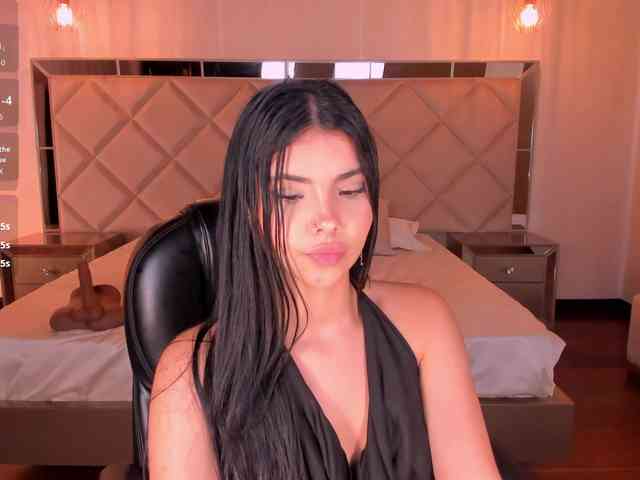 MiaLaurence