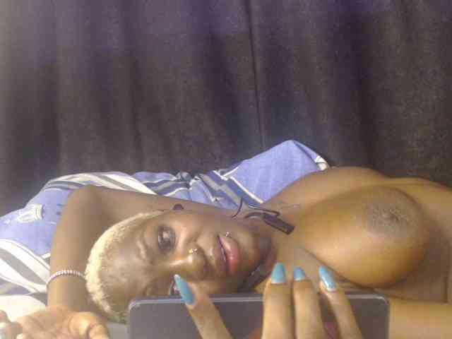 Queenbee25
