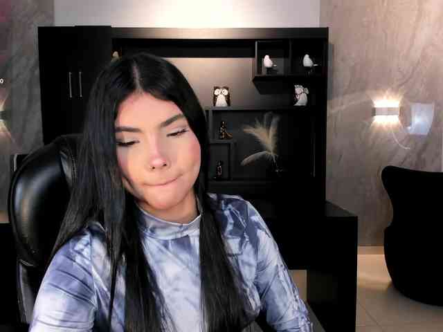 MiaLaurence