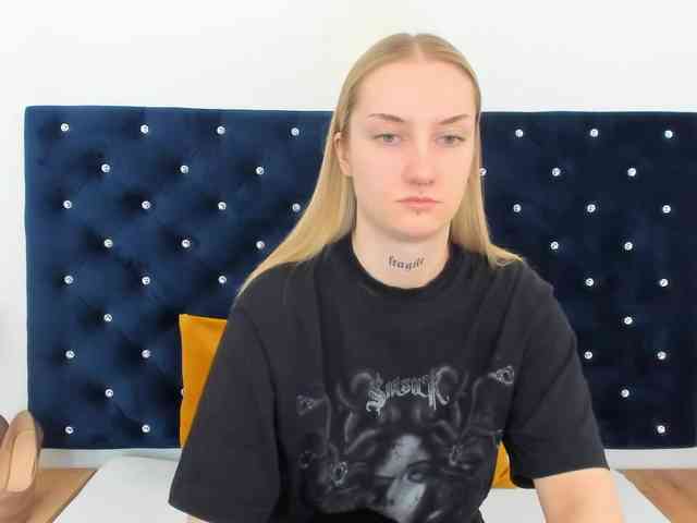 AlexaKisses