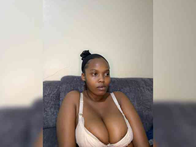 Curvy-maxy9