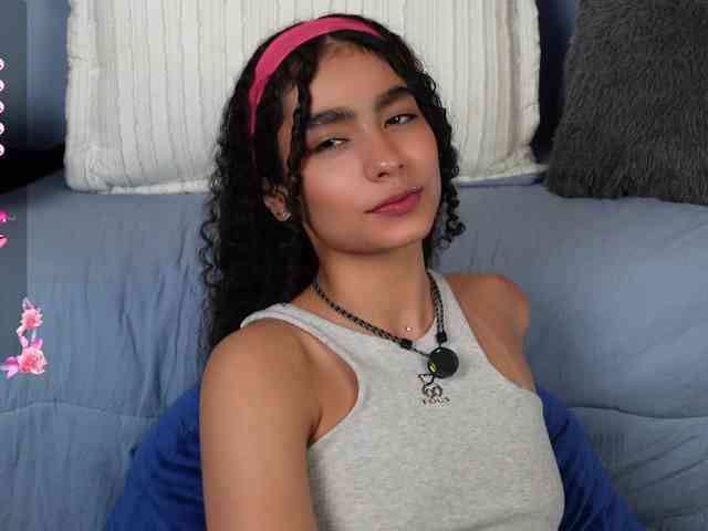 Victoria_Curly