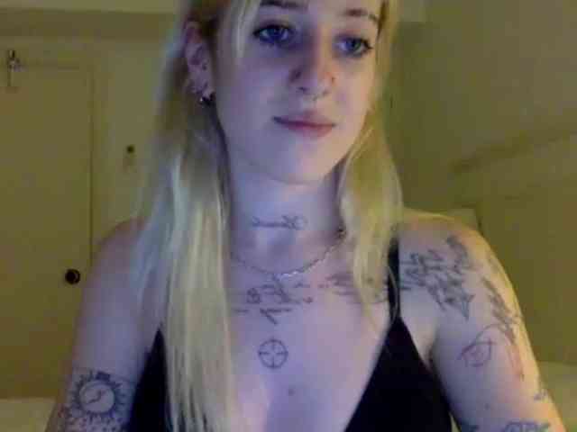 EmmyHot