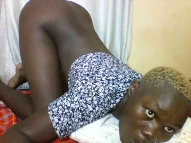 Hornysweetebony