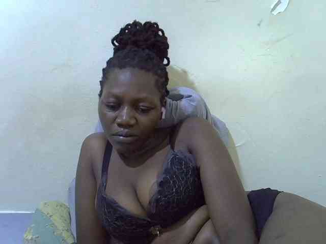 juicy-bella