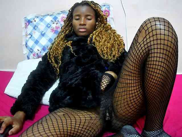 petite-tasha