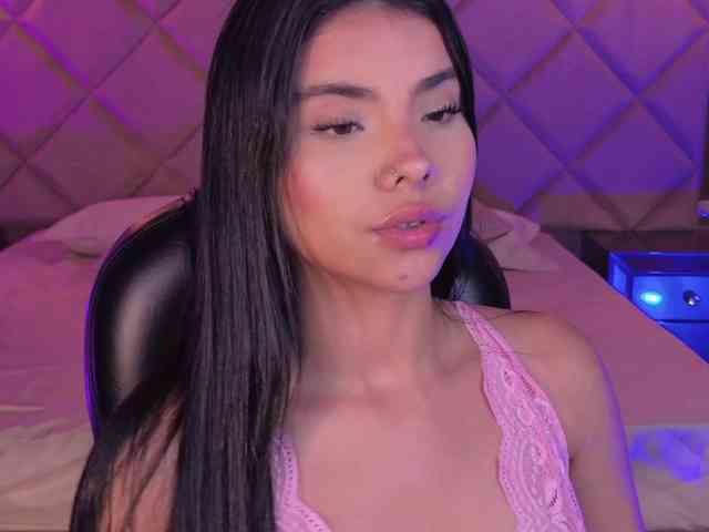 MiaLaurence