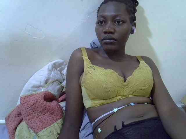 juicy-bella