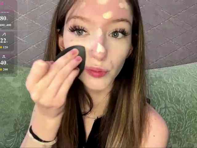 Juicy-Vikki