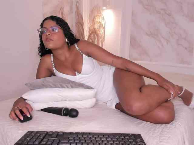 Pamela-78