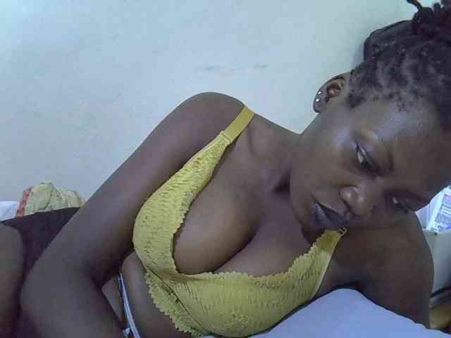 juicy-bella