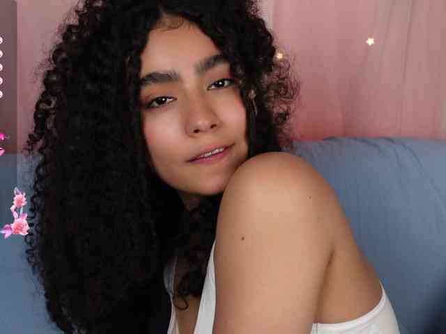 Victoria_Curly