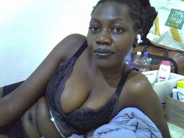 juicy-bella