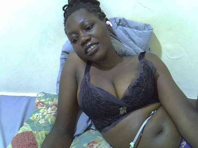 juicy-bella