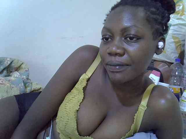 juicy-bella