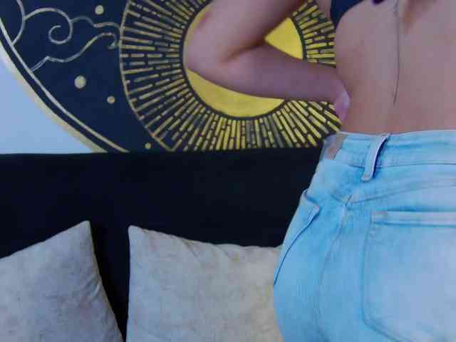 kinkyzoeandema
