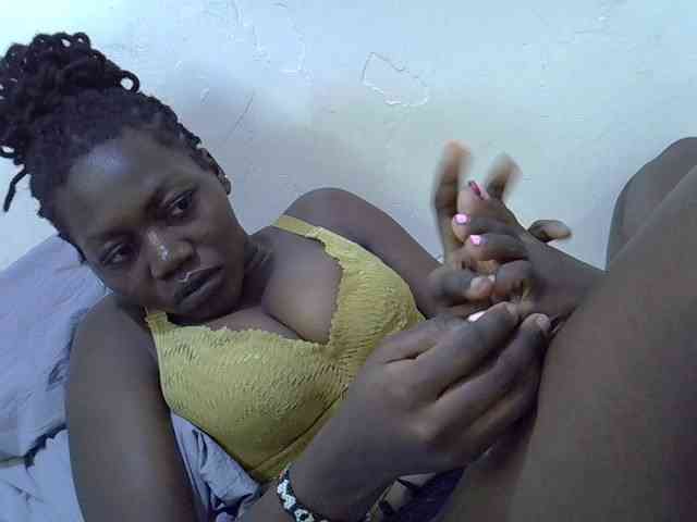 juicy-bella