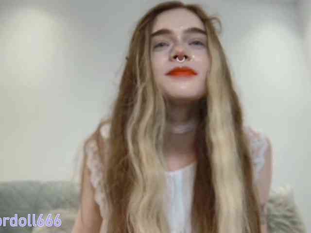 BrokenDoll666