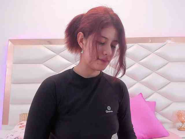 miaqueen021