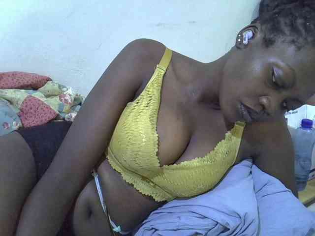 juicy-bella