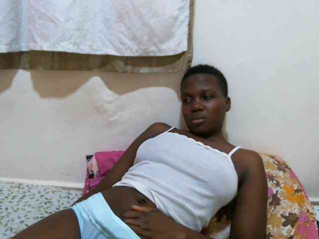 juicy-bella